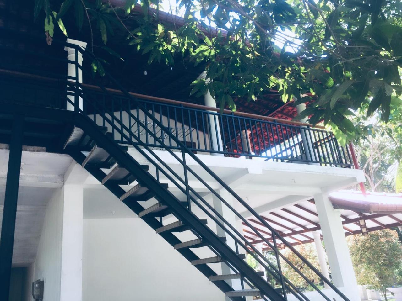 Casa Blanca Hotel Ahangama Exterior photo
