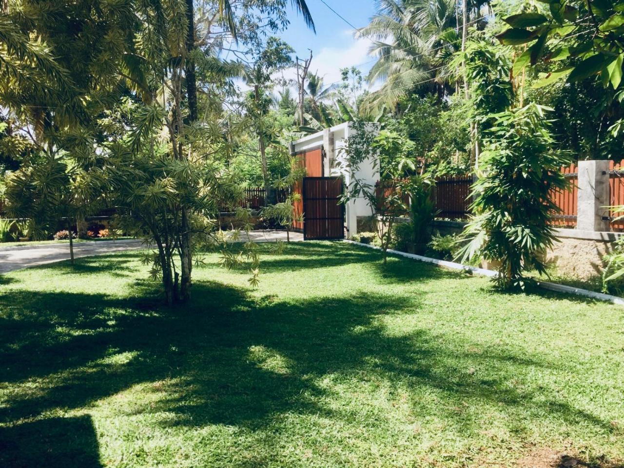 Casa Blanca Hotel Ahangama Exterior photo
